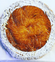 Les Desserts d'Ici - Galette des rois Pistaches Framboises