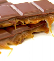 Compagnie Générale de Biscuiterie - Tablette Chocolat Au Lait Fourrée Caramel Beurre Salé
