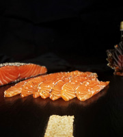 Thierry Salas, fumage artisanal - Plaquette de saumon fumé, 3 sésames et sirop d'érable - 200g