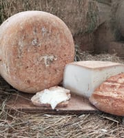 La ferme Lassalle - Fromage de Brebis AOP Ossau-Iraty Fermier de Printemps - le quart de 1kg - 12 mois