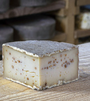 Les Fermes Vaumadeuc - Tomme au Sarrasin- Au lait cru entier de vache- affinage 2 mois- 420g
