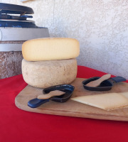Fromagerie l'Entre Deux - 1/2 meule de fromage à raclette nature