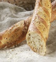 Maison Boulanger - Demi baguette céréales pré-cuite surgelée par 50