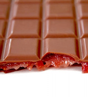 Compagnie Générale de Biscuiterie - Tablette Chocolat Au Lait Fourrée Caramel Cassis