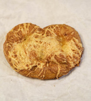 Boulangerie l'Eden Libre de Gluten - Bretzel Gratiné au fromage