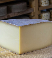 Les Fermes Vaumadeuc - Grand-Madeuc - Au lait cru entier de vache - Affinage 6 mois - 2kg