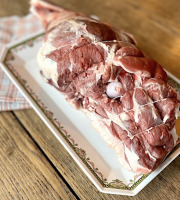 Boucherie Guiset, Eleveur et boucher depuis 1961 - Gigot de Pâques entier avec os agneaux des Ardennes. 2.5kg 10personnes
