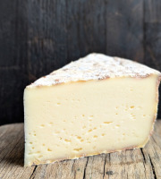 Elevage de Cochons en Forêt et Produits du Terroir Jurassien - Tomme des Loutons au lait cru