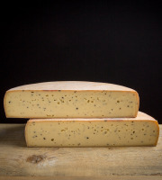 Fromagerie Bouchet - Raclette à la truffe - Lait cru - 1/2 meule -