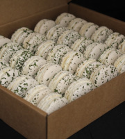 Les Macarondises - 35 Macarons Sucrés-salés Fromage Ail Et Fines Herbes