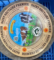 Paysans des Volcans - 3 Saint Nectaire AOP entier