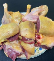 Des Poules et des Vignes à Bourgueil - Canard gras découpé avec carcasse