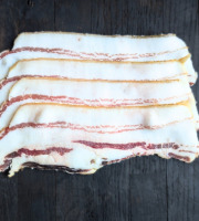 Elevage de Cochons en Forêt et Produits du Terroir Jurassien - Ventrèche - Poitrine - Lard fumé MANGALICA 4 tranches