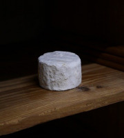 Alléosse Maitre Artisan Affineur Fromager - Chaource  AOP au lait cru (1/2)