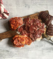 Ferme de Pleinefage - Assortiment charcuterie Apéro : chorizo, magret séché, filet mignon séché