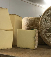 La Ferme de Labouygues - Cantal fermier "Entre-Deux " AOP 500g