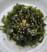Algolesko - Salade Wakame Bio Premium * photo suggestion de présentation / sésame