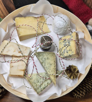 La Fermière - Plateau des fêtes 4 à 8 personnes "La Tablée Festive"  900g de fromages