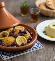 Le Paradis d'Escargot - Tajine poulet tendre et olive citron confit pour 2 gourmands et sa semoule