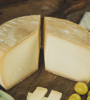 Maison Agour - Fromage de chèvre - tomme 2,6kg