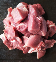 Elevage de Cochons en Forêt et Produits du Terroir Jurassien - Sauté d'épaule de porc Duroc à mijoter - 820g