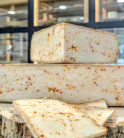 Crémerie de Mandallaz - La Chèvre à racler Piment - FERMIERE - lait cru - 4 pers - Tranchée