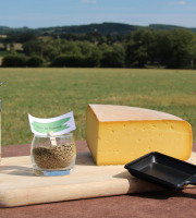 Ferme des Petits Monts - Raclette fermière HERBES DE PROVENCE BIO au lait cru - Quart Meule 1,5 kg