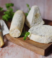 Ferme du caroire - Plateau de Fromages de Chèvre Crémeux : Bûche + Pavé + Pyramide