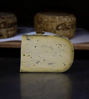 Alléosse Maitre Artisan Affineur Fromager - Gouda fermier aux Truffes croûte noire