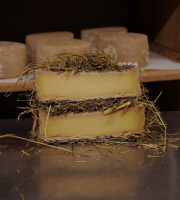 Alléosse Maitre Artisan Affineur Fromager - Tomme fermière au Foin au lait cru 500g