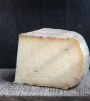 Elevage de Cochons en Forêt et Produits du Terroir Jurassien - Tomme de Brebis - AB - Quart