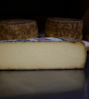 Alléosse Maitre Artisan Affineur Fromager - Comté du Jura réserve +24 mois AOP au lait cru 1 kg
