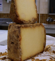 Alléosse Maitre Artisan Affineur Fromager - Salers Extra-vieux AOP au lait cru