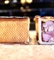 Boucherie Guiset, Eleveur et boucher depuis 1961 - Pâté croute maison Porc, veau, foie gras - 1kg = 8 tranches