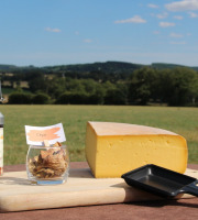 Ferme des Petits Monts - Raclette fermière CEPE BIO au lait cru - Quart Meule 1,5 kg