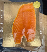 L'atelier Sea Frais - Saumon fumé aux copeaux de hêtre et aulne, infusé à l'huile d'olive citronnée