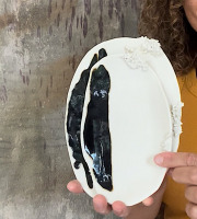 Atelier Eva Dejeanty - Deux assiettes en porcelaine Black and White