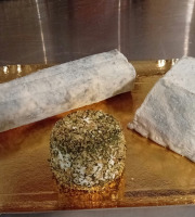 Chèvrerie Bêle-aventure - Crottin de chèvre ail et fine herbe