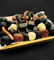 Maison du Pruneau - Cueillette du Gascon - Assortiment Pruneaux Et Chocolats - Plateau Gourmand Bois 640g