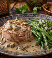 Le Paradis d'Escargot - paupiette de veau savoureuse a la crème et champignons accompagné d'haricots verts pour 1 gourmand