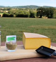 Ferme des Petits Monts - Raclette fermière SARRIETTE BIO au lait cru - Quart Meule 1,5 kg