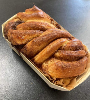 Des Poules et des Vignes à Bourgueil - Brioche au levain garnie de cannelle