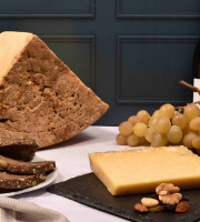 Fromage Gourmet - Cantal AOP Entre Deux Fermier - 500g