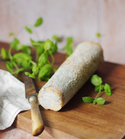 Ferme du caroire - Bûche fermière sèche au lait cru de chèvre