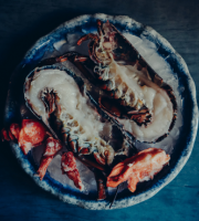La Maison du Homard - Homard canadien mi-cuit en carapace, coupé en 2 – Environ 300 g