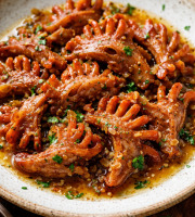 Des Poules et des Vignes à Bourgueil - Crêtes de coq/ poule cuites