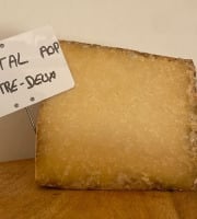 L'Auvergnat - Fromage Cantal AOP entre deux 250g