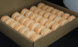 Les Macarondises - 35 Macarons Sucrés-salés Bisque De Homard