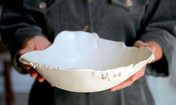 Atelier Eva Dejeanty - Généreuse coupelle en porcelaine de la nouvelle collection Minéral