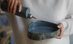 Atelier Eva Dejeanty - Service de Vaisselle en Céramique (grès) : Huilier et Plat (assiette Creuse) modèle Cellule